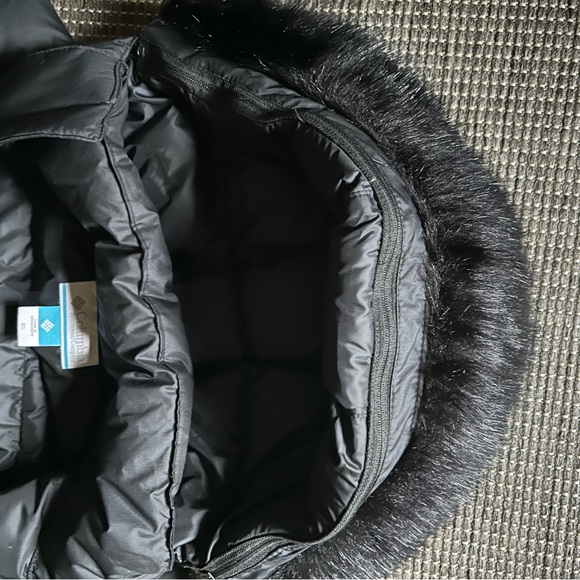 COLUMBIA winter jacket - Picture 3 of 3